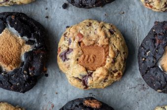 Levain Bakery Chocolate Chip Cookies 