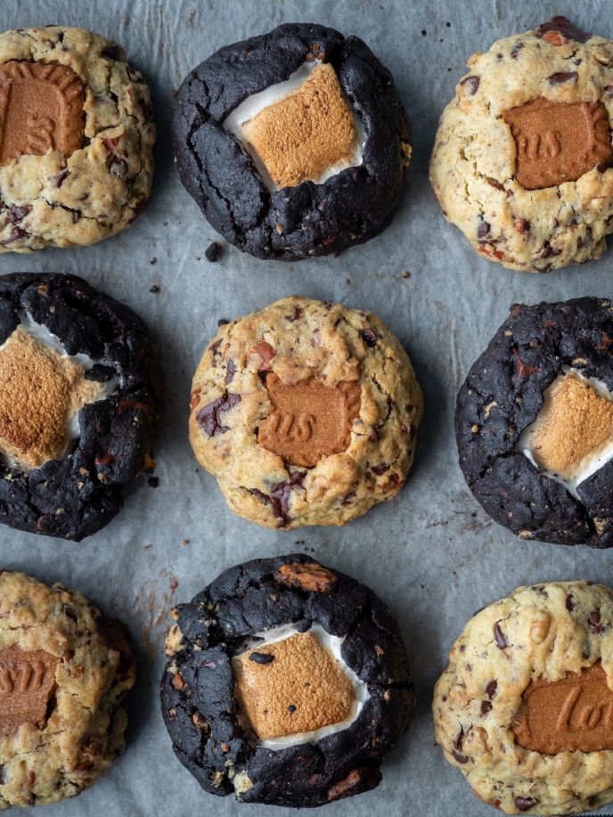 Chocolate chip and double chocolate leavain cookies